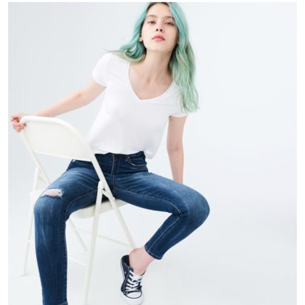 Aeropostale white v-neck
